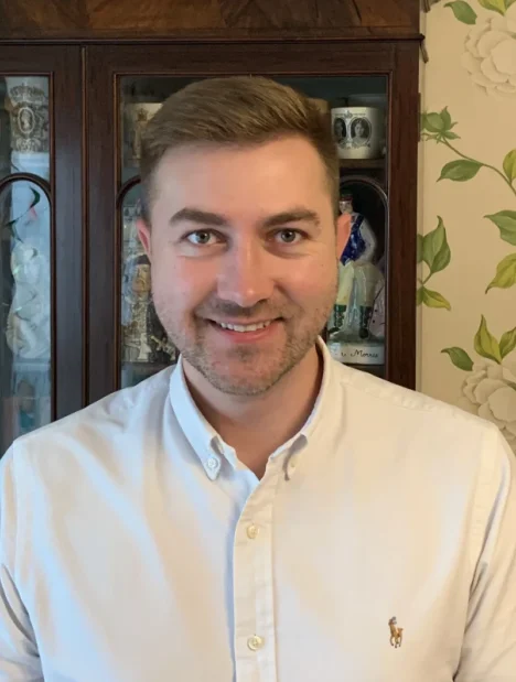 Pavol Gabaj, qualified counsellor and psychotherapist supporting Clapham, Chiswick, Earls Court and West Hampstead